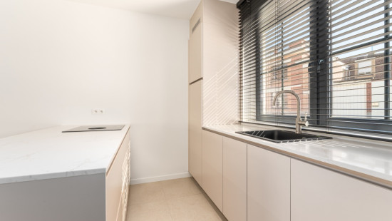 Stationsstraat - 62B - - 8540