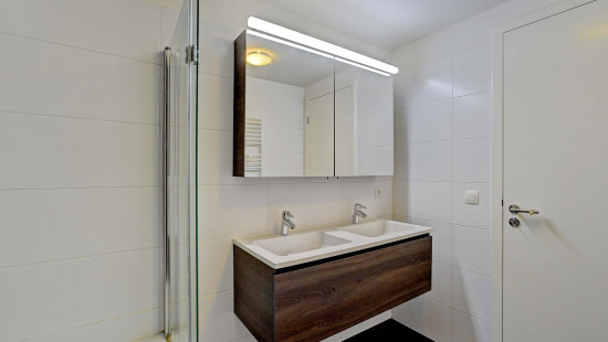 Allée Louise Van den Plas - 1 - D53 - 1200