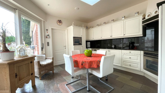 Dorpsplein - 15 - - 8851