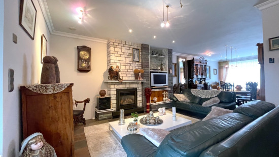 Dorpsplein - 15 - - 8851