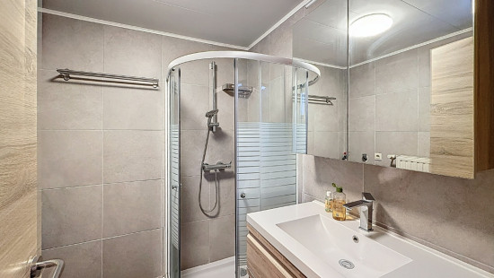 Rue Montavaux - 69 - - 7080