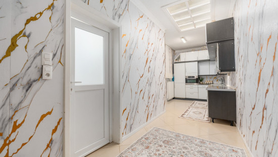 Heistraat - 38 - - 9100