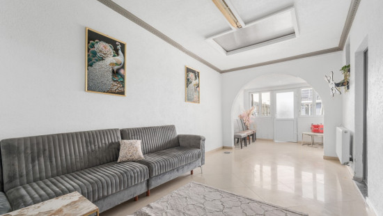 Heistraat - 38 - - 9100