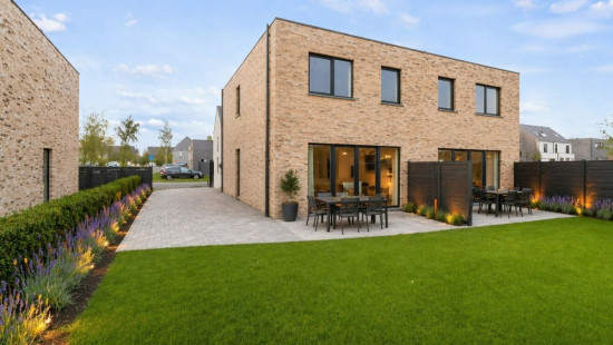 Berenakker - 23 - - 9880