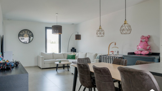 Leopoldlaan - 30 - bus 1 - 3900