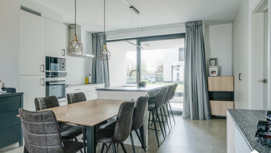 Leopoldlaan - 30 - bus 1 - 3900