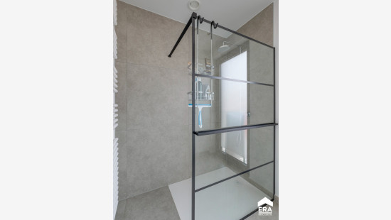 Leopoldlaan - 30 - bus 1 - 3900