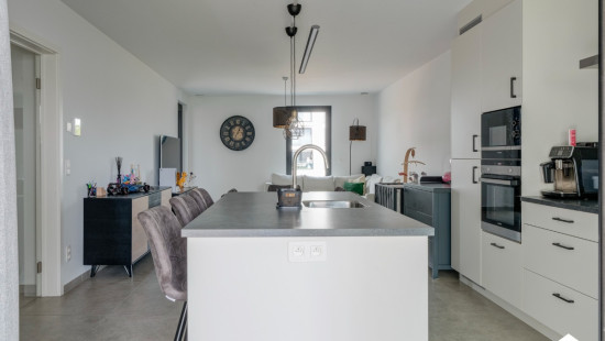 Leopoldlaan - 30 - bus 1 - 3900