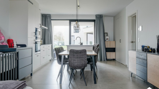 Leopoldlaan - 30 - bus 1 - 3900