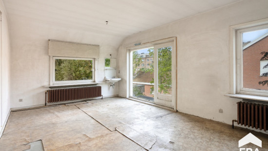 Hoge Lane - 31 - - 8200