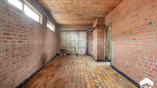 Hoge Lane - 31 - - 8200