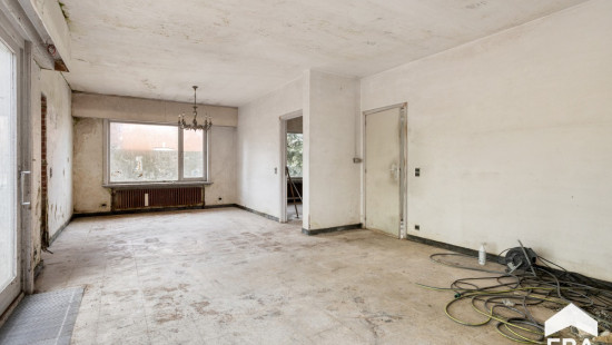 Hoge Lane - 31 - - 8200