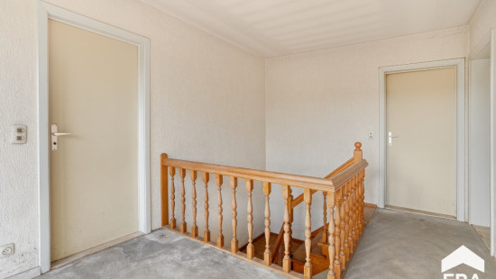 Hoge Lane - 31 - - 8200