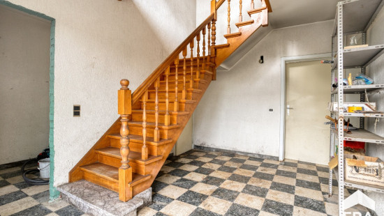 Hoge Lane - 31 - - 8200