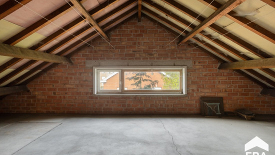 Hoge Lane - 31 - - 8200