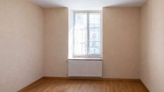 Place de la Goutelle - 231 - - 5550