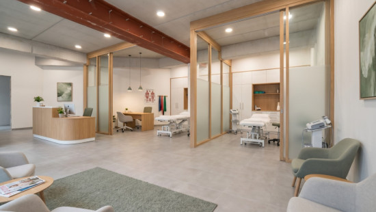 Beeklaan - 1 - - Casco praktijk - 9550