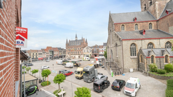 Markt - 39 - bus 2 - 9500