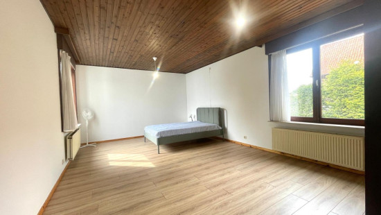 Millesteenstraat - 102 - - 8890