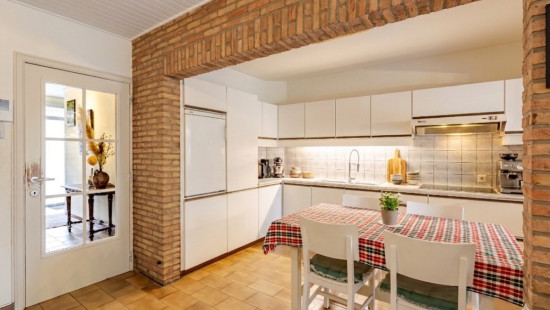 Hazelaarstraat - 16 - - 9900