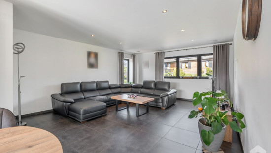 Holstraat - 59 - - 3770