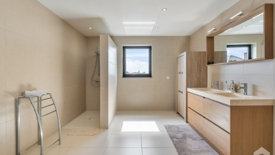 Holstraat - 59 - - 3770