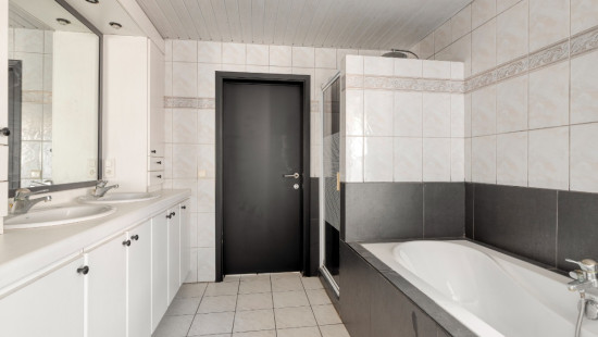 Sassenhout - 8 - - 2290