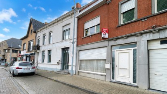 Dorpsplein - 14 - - 8851