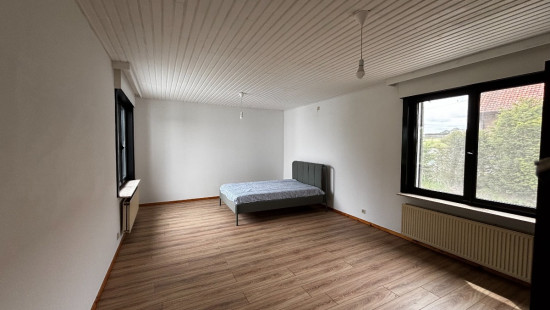 Millesteenstraat - 102 - - 8890