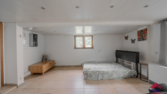 Rue du Samson - 25 - - 5300