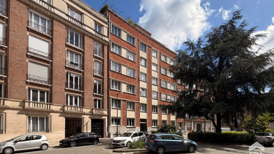 Square des Latins - 45 - - 1050