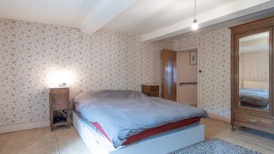 Place Saint-Martin - 208 - - 5550