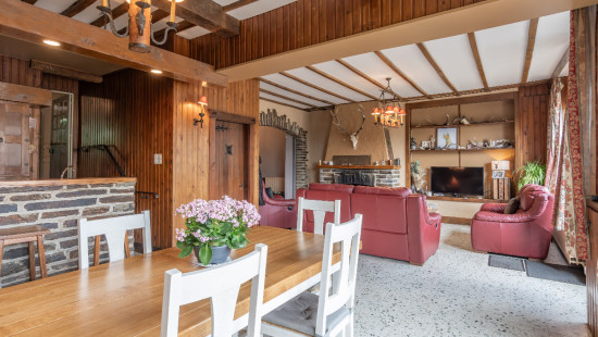 Place Saint-Martin - 208 - - 5550