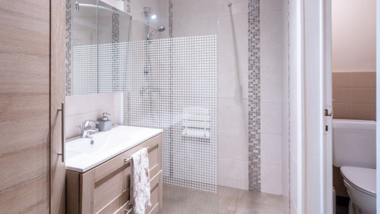 Place Saint-Martin - 208 - - 5550