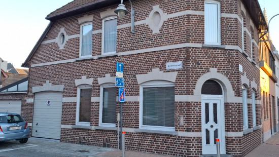 Donkerstraat - 2x - - 8940