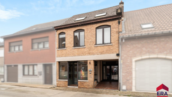 Leuvestraat - 218 - - 9320