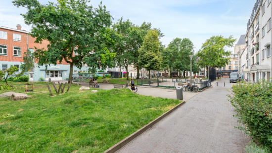 Frans Halsplein - 13 - - 2000