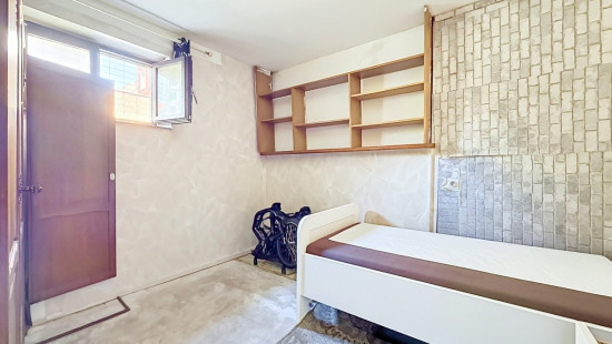 Rue de Russie - 16 - - 1060