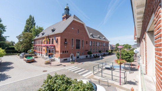 Markt - 51 - - 9240