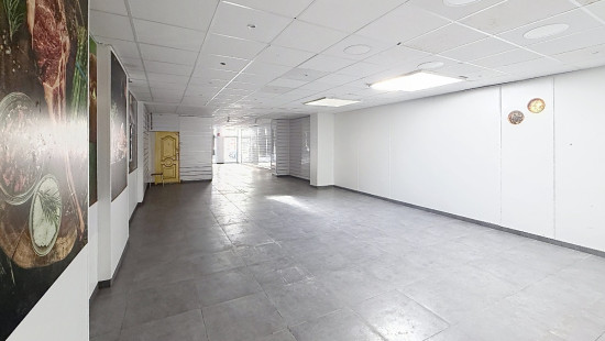 Rue du Commerce - 31 - - 5300