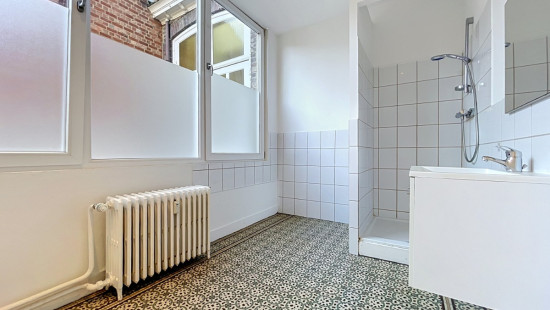 Place des Tilleuls - 49 - REZ LOT 2 - 5300