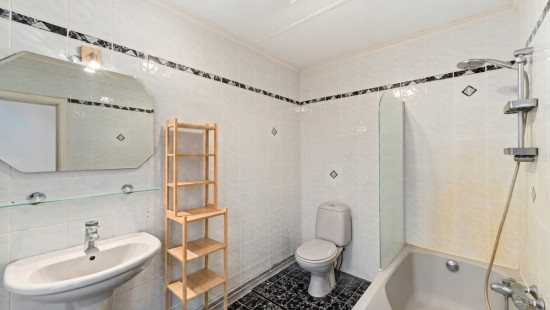 Vakebuurtstraat - 308e - - 9990