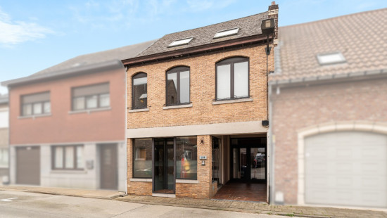 Leuvestraat - 218 - - 9320