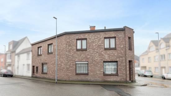 OPBRENGSTEIGENDOM Loystraat + Verbindingsstraat - 88 + 2-2A - - 9220