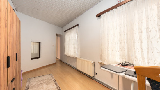 OPBRENGSTEIGENDOM Loystraat + Verbindingsstraat - 88 + 2-2A - - 9220