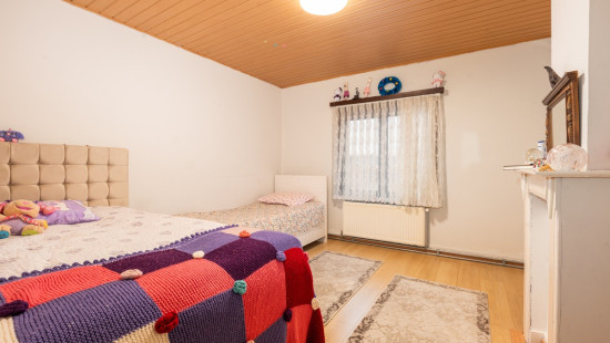 OPBRENGSTEIGENDOM Loystraat + Verbindingsstraat - 88 + 2-2A - - 9220