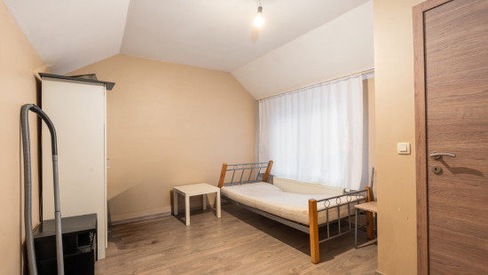 OPBRENGSTEIGENDOM Loystraat + Verbindingsstraat - 88 + 2-2A - - 9220