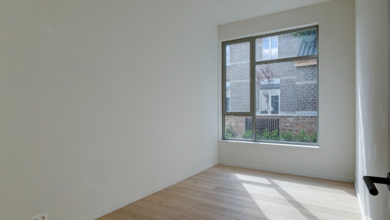 Tolstraat - 8C - - 3770