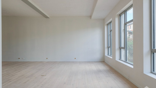 Tolstraat - 8C - - 3770