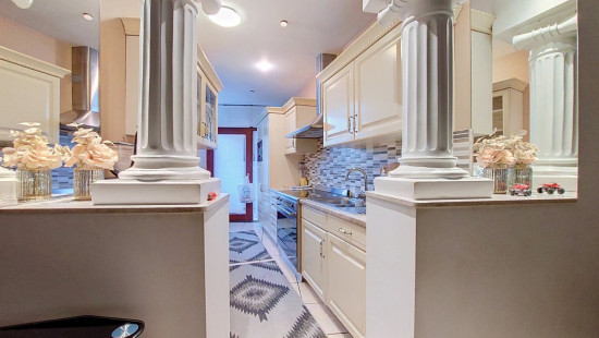 Avenue Reine Astrid - 78 - - 4500